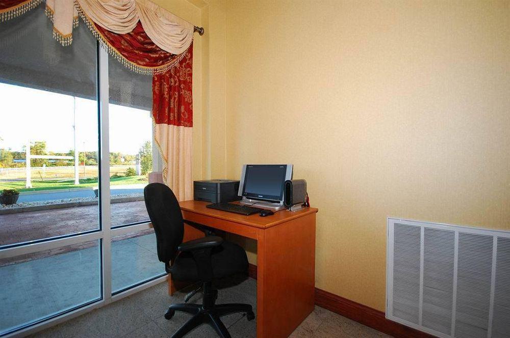 Best Western Plus New Cumberland Negócio foto